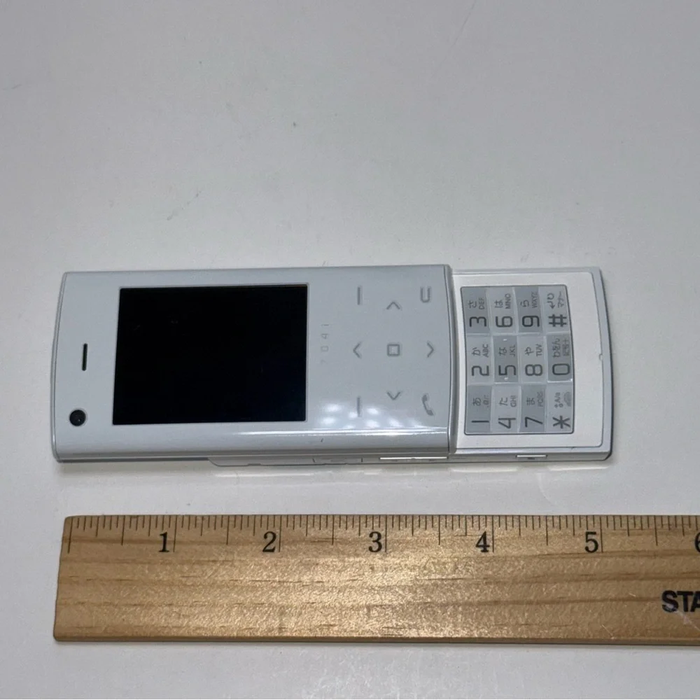 LG LT041 White Chocolate Cellular Japanese Phone No Charger “UNTESTED” Buy As Is